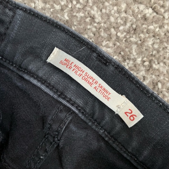 Levi’s - Picture 3 of 3